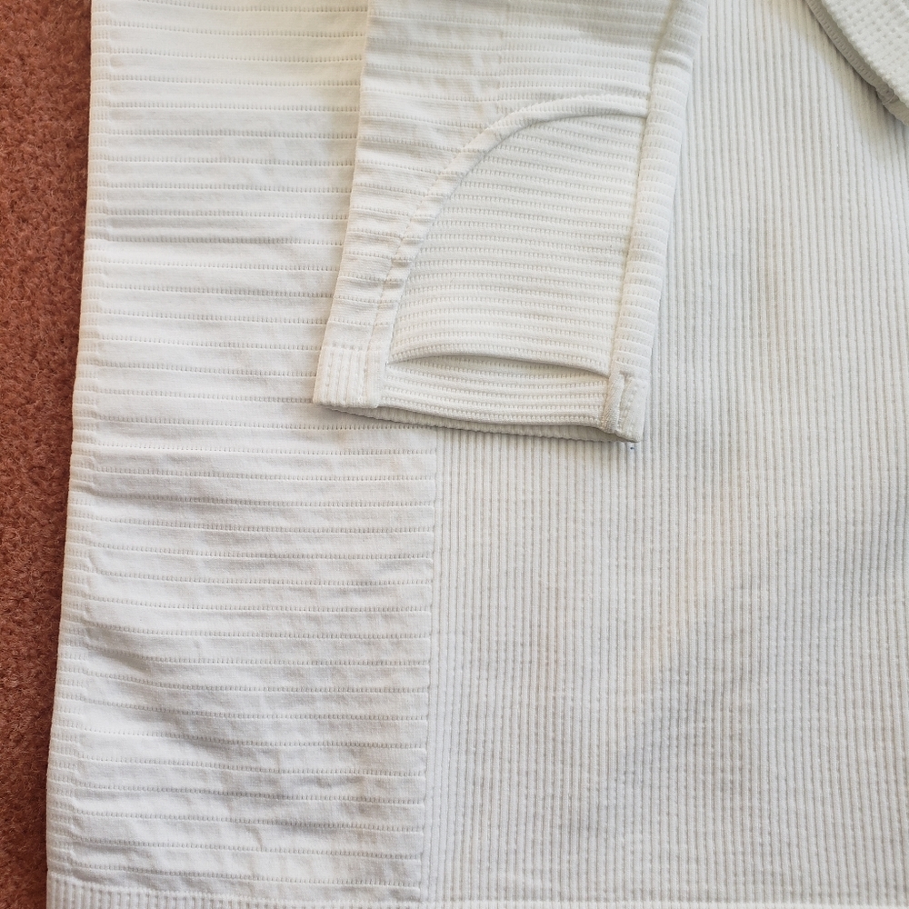 Athleta Swiftly Turtleneck Small - image 2